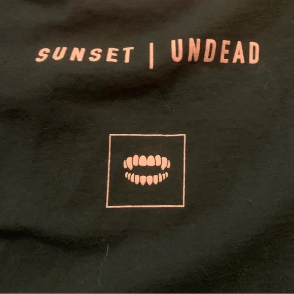 Chomp Black shirt. Size XL - Picture 5 of 6